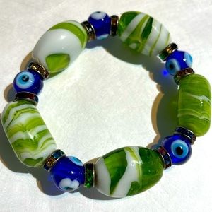 Stretch green bead bracelet